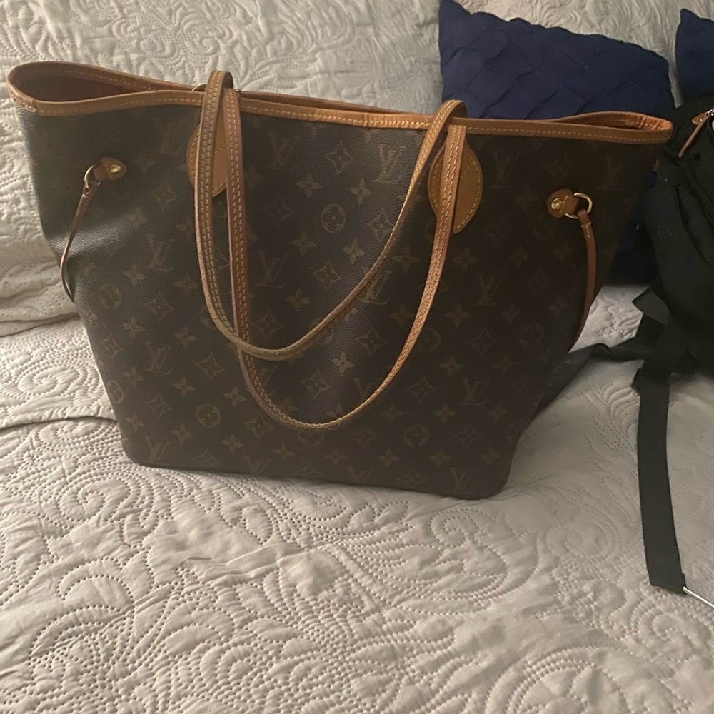 Louis Vuitton MM tote